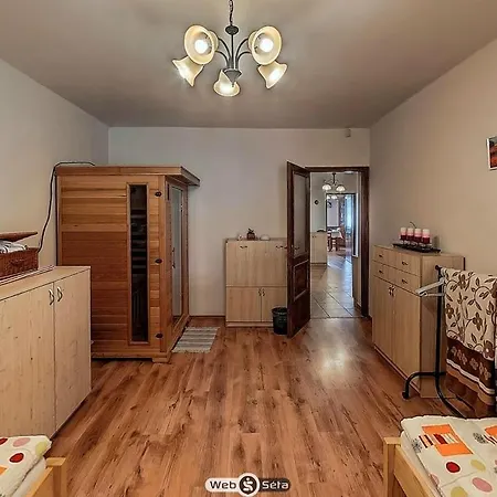 Vackor Vendeghaz Apartament