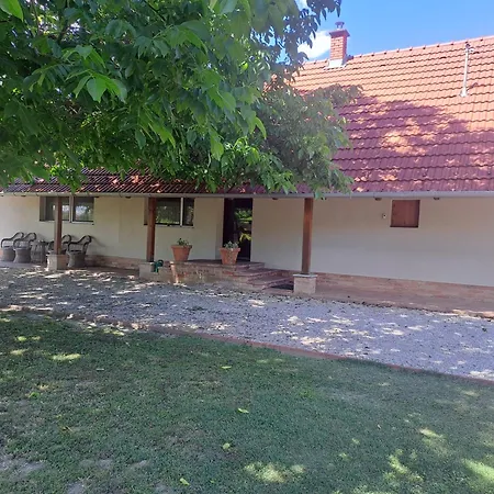Vackor Vendeghaz